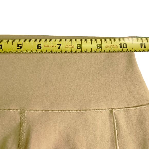 Uniqlo AIRism Ultra Stretch Working Out Shorts with Pockets Beige Size XS - Picture 8 of 8